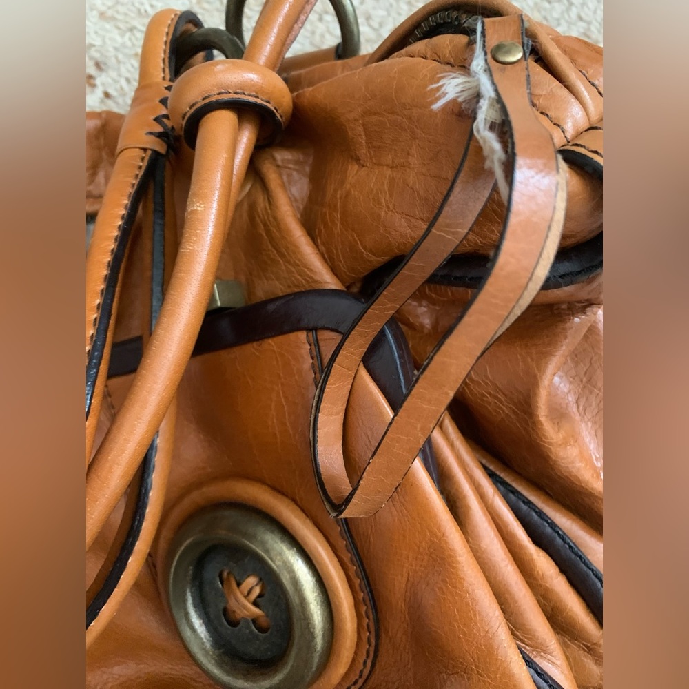 Mimco Tan Leather Shoulder Bag - Picture 3 of 9